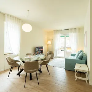 Domus - Ampia Residenza Filippini A Pochi Passi Dall'arena Appartement